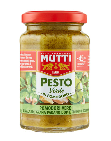 Tomatenpesto mit grünen Tomaten, Basilikum, Cashewnüssen und Hartkäse